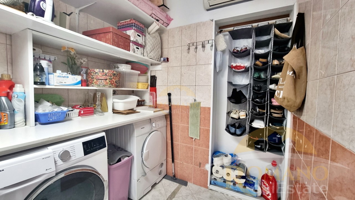 Hiša za prodajo v Seget Vranjici – blizu Trogirja